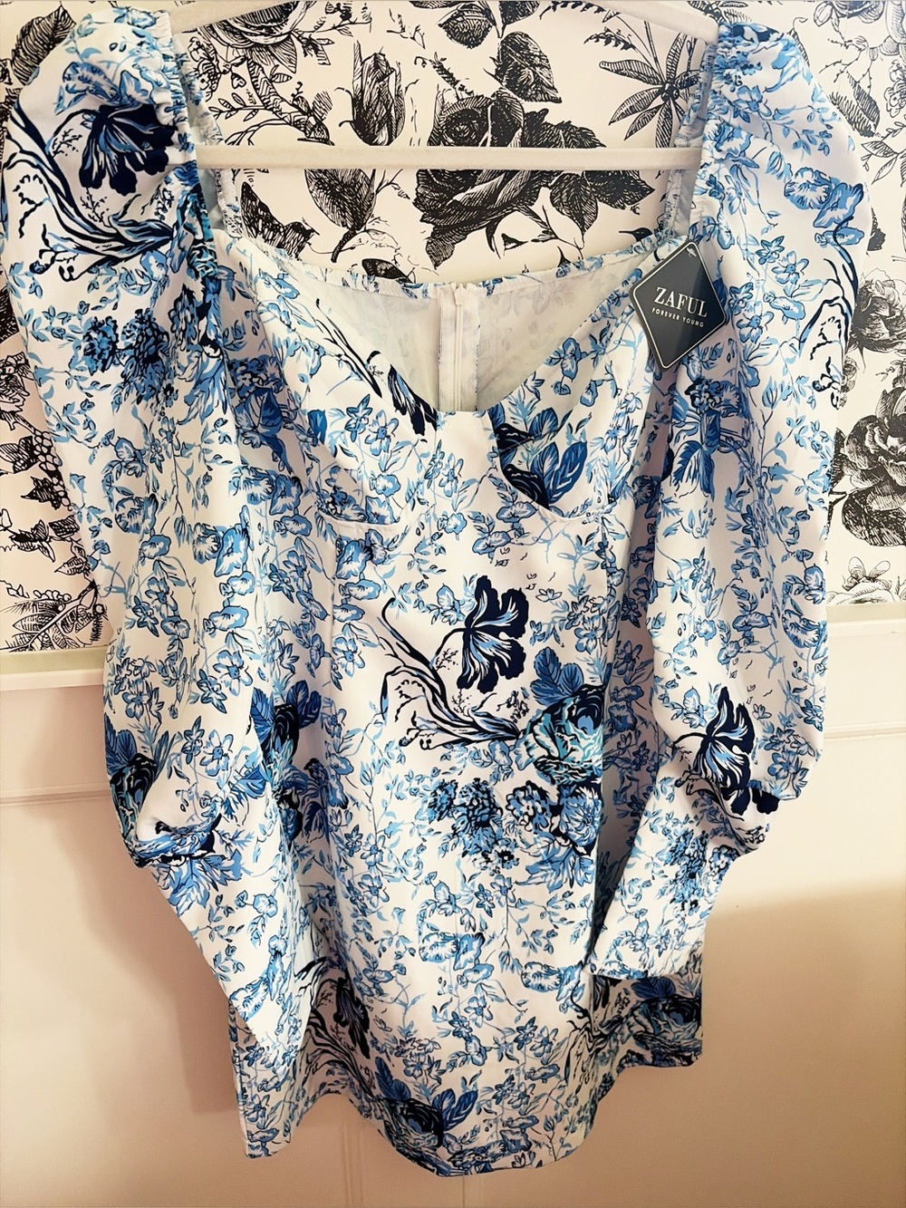 Zaful Blue and White Floral Puff-Sleeve Square-Neck Top